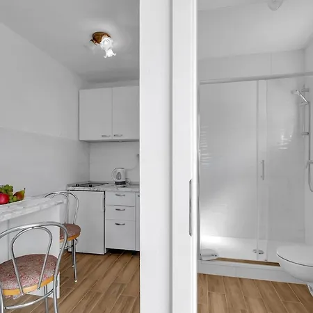 Lobora Apartment *